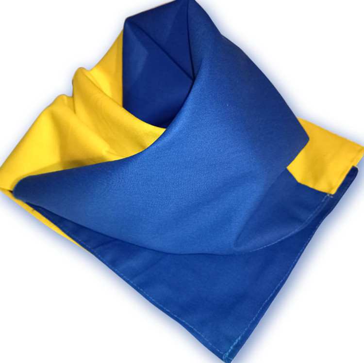 Šatka žlto-modrá na podporu Ukrajiny